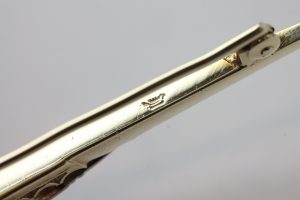 Nål i gult gull med kulturperle - Bilde 4