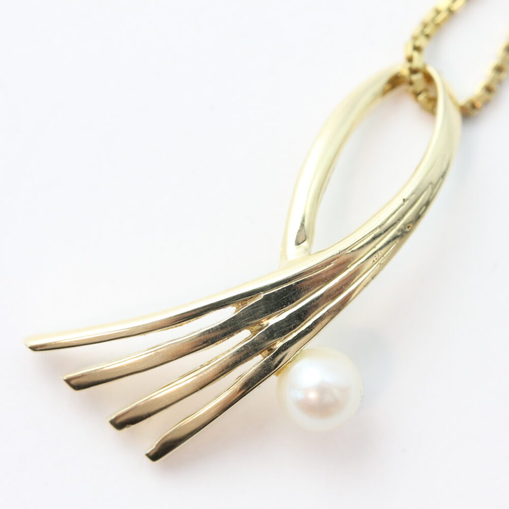 Anheng i gult gull med perle