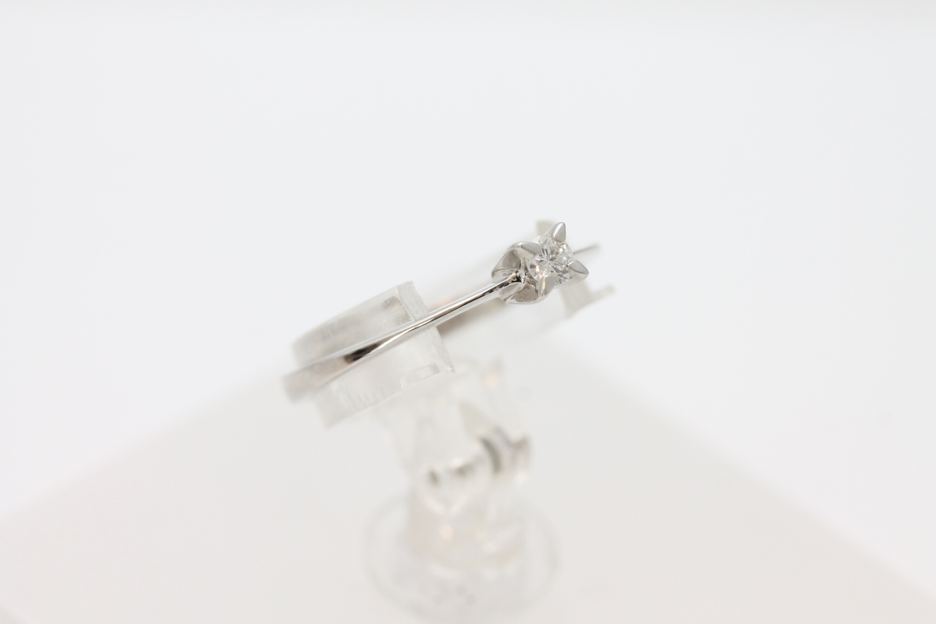 IMG_8303 Ring i hvitt gull med diamant (0,15ct) - Bilde 1