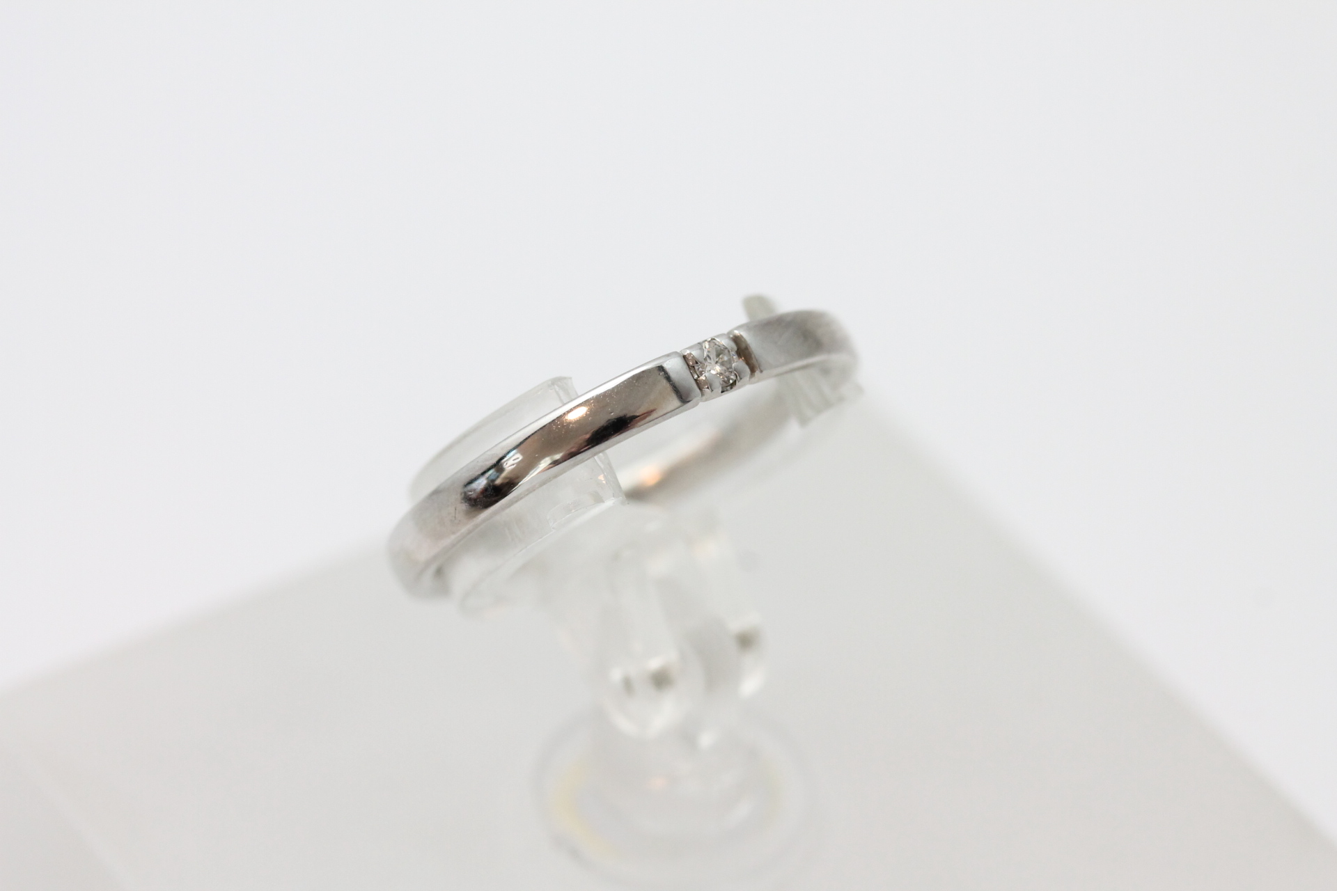 IMG_9267 Ring i hvitt gull med diamanter - Bilde 1