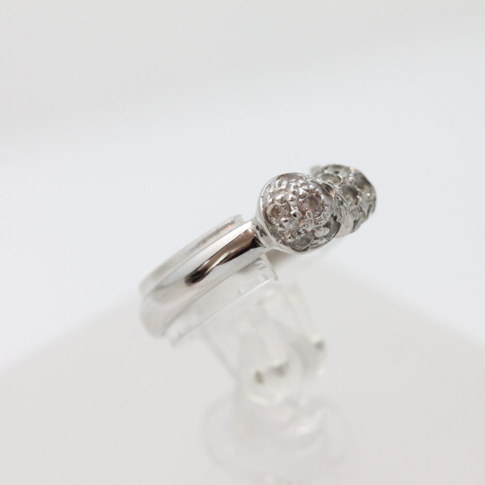 Ring i hvitt gull med zirkonia