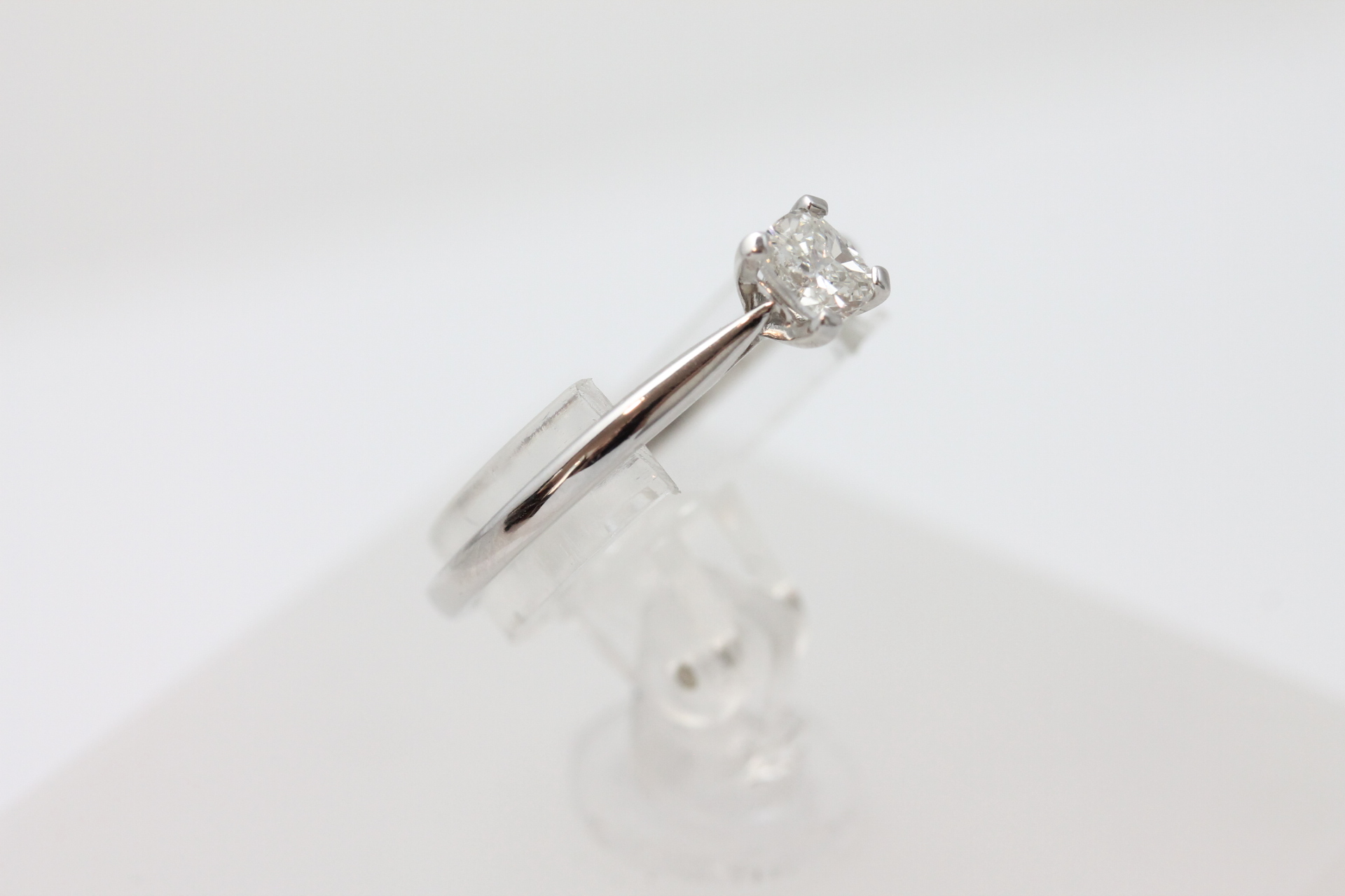 IMG_9859 Ring i hvitt gull med diamant (0,36ct) - Bilde 1