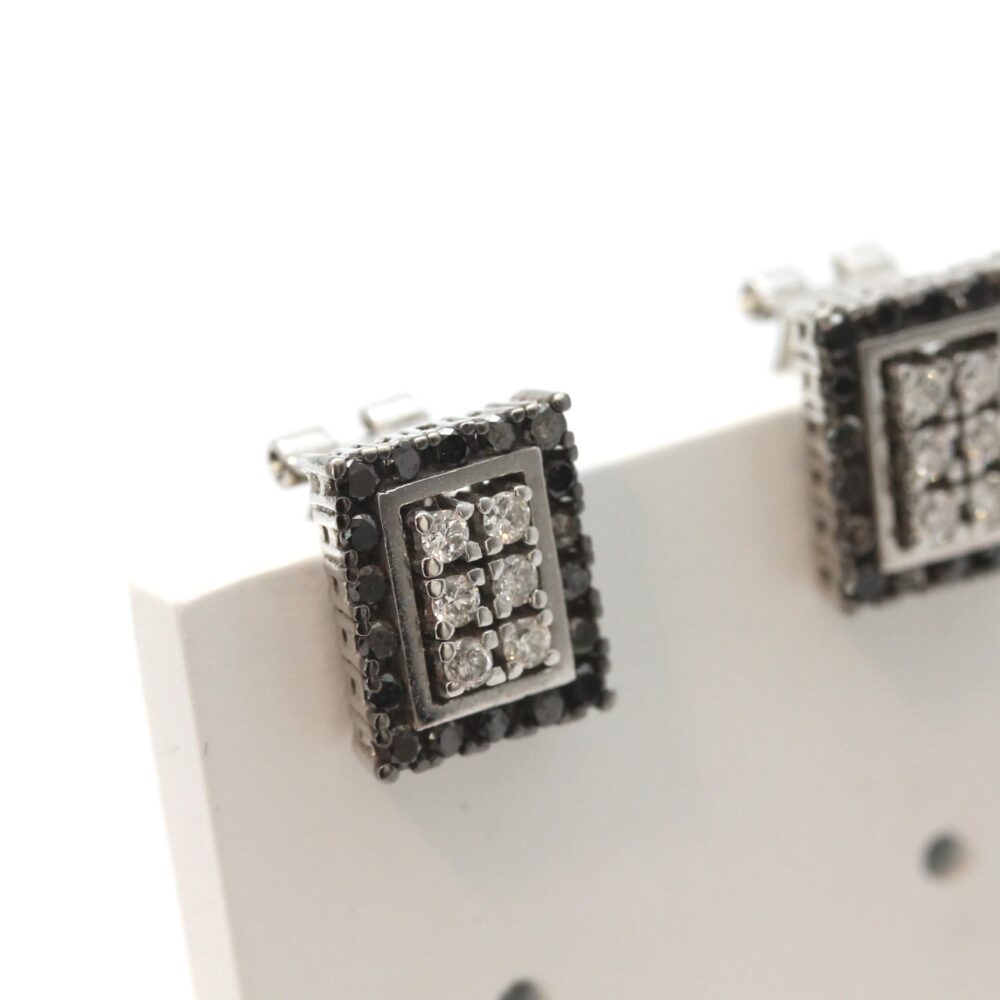 Ørepynt i hvitt gull med diamanter