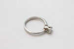 Ring i hvitt gull med diamant (0,30ct) - Bilde 4