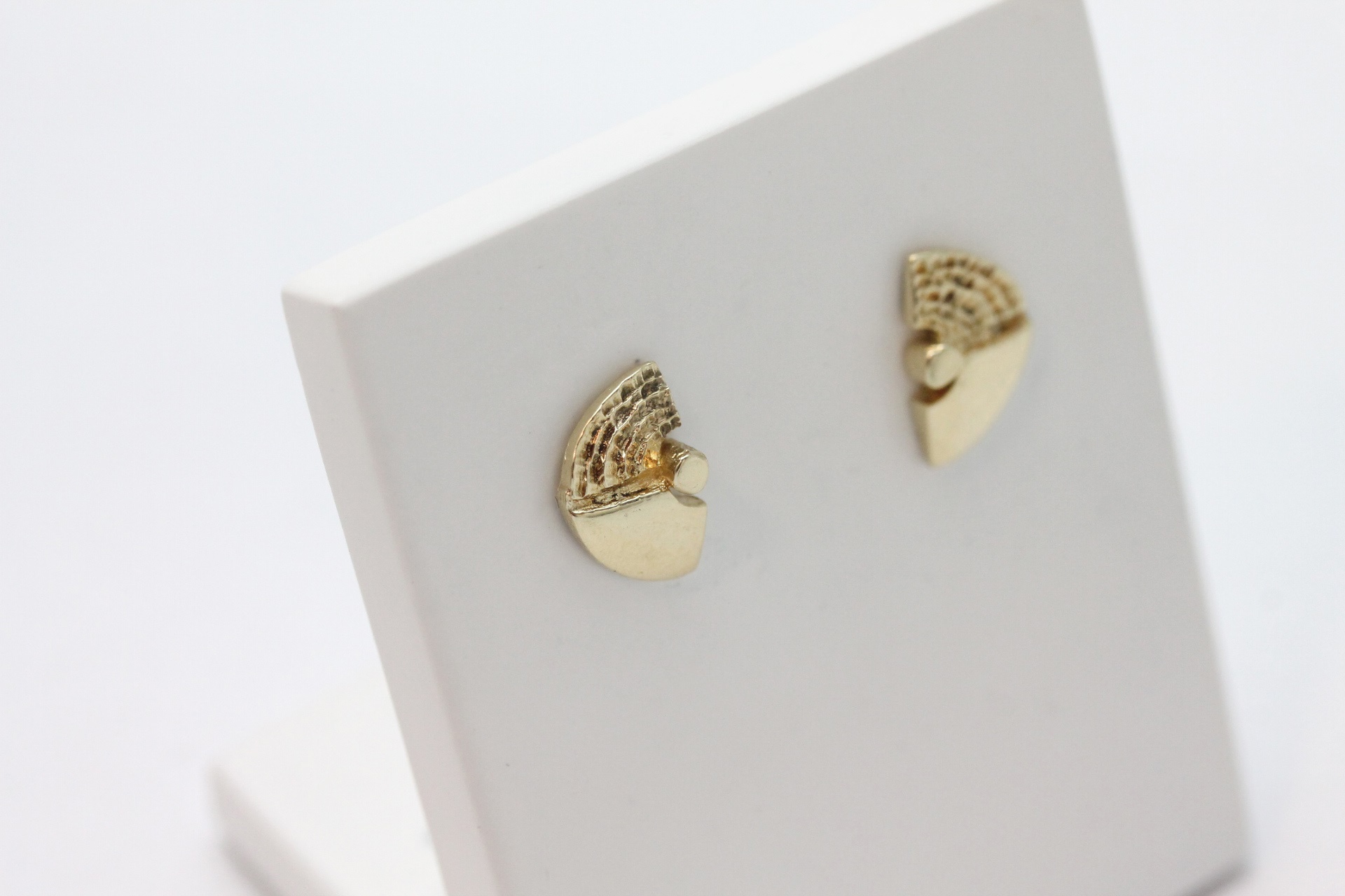 IMG_2667 Ørepynt i gult gull - Bilde 1