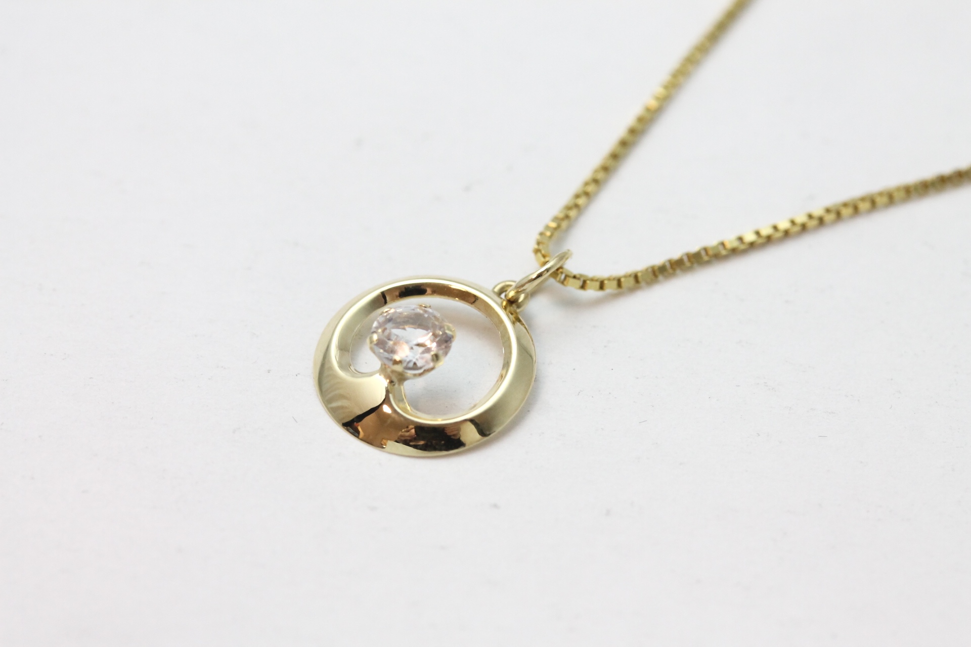 IMG_3121 Anheng i gult gull med bergkrystall - Bilde 1