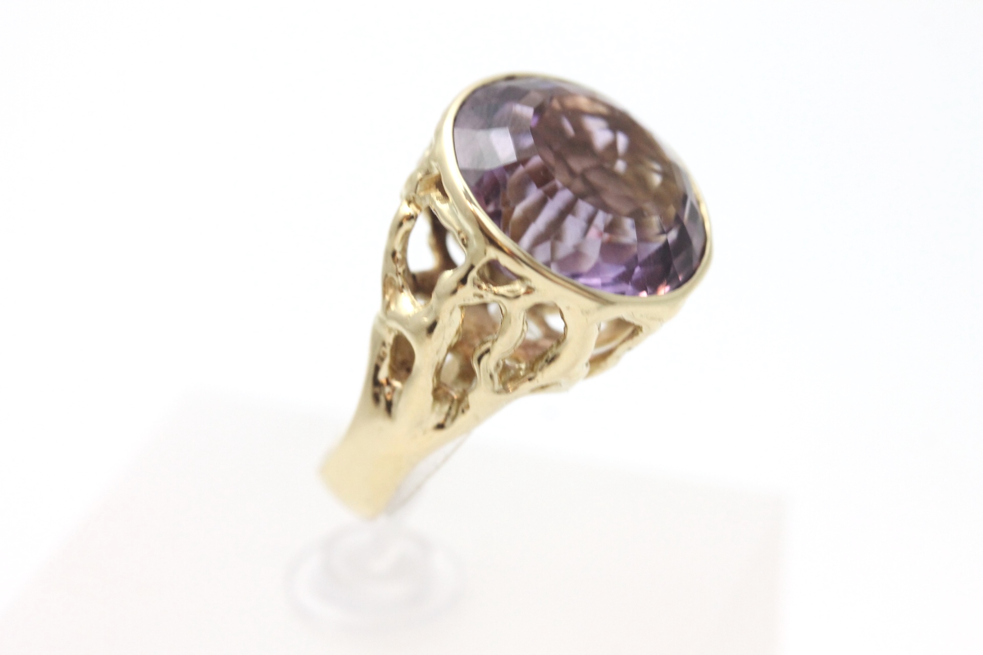 IMG_3405 Ring i gult gull med lilla sten - Bilde 1