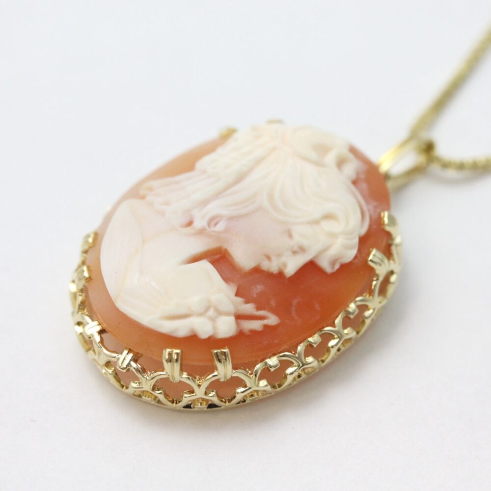 Anheng camè i gult gull