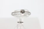 Ring i hvitt gull med diamant (0,03ct) - Bilde 2