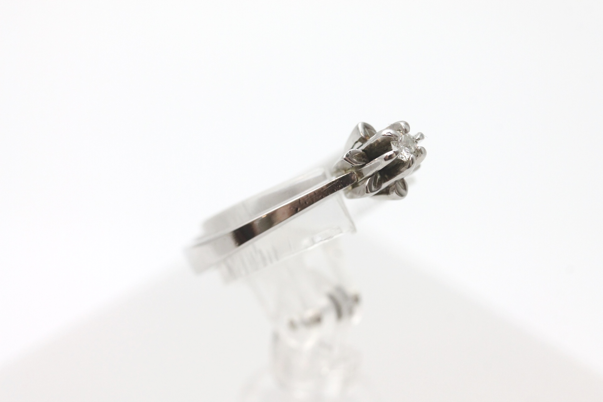 IMG_4363 Ring i hvitt gull med diamant (0,05ct) - Bilde 1