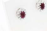 Ørepynt i hvitt gull med rubin og diamanter