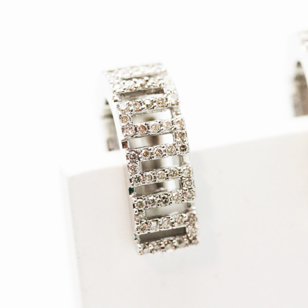 Ørepynt i hvitt gull med diamanter