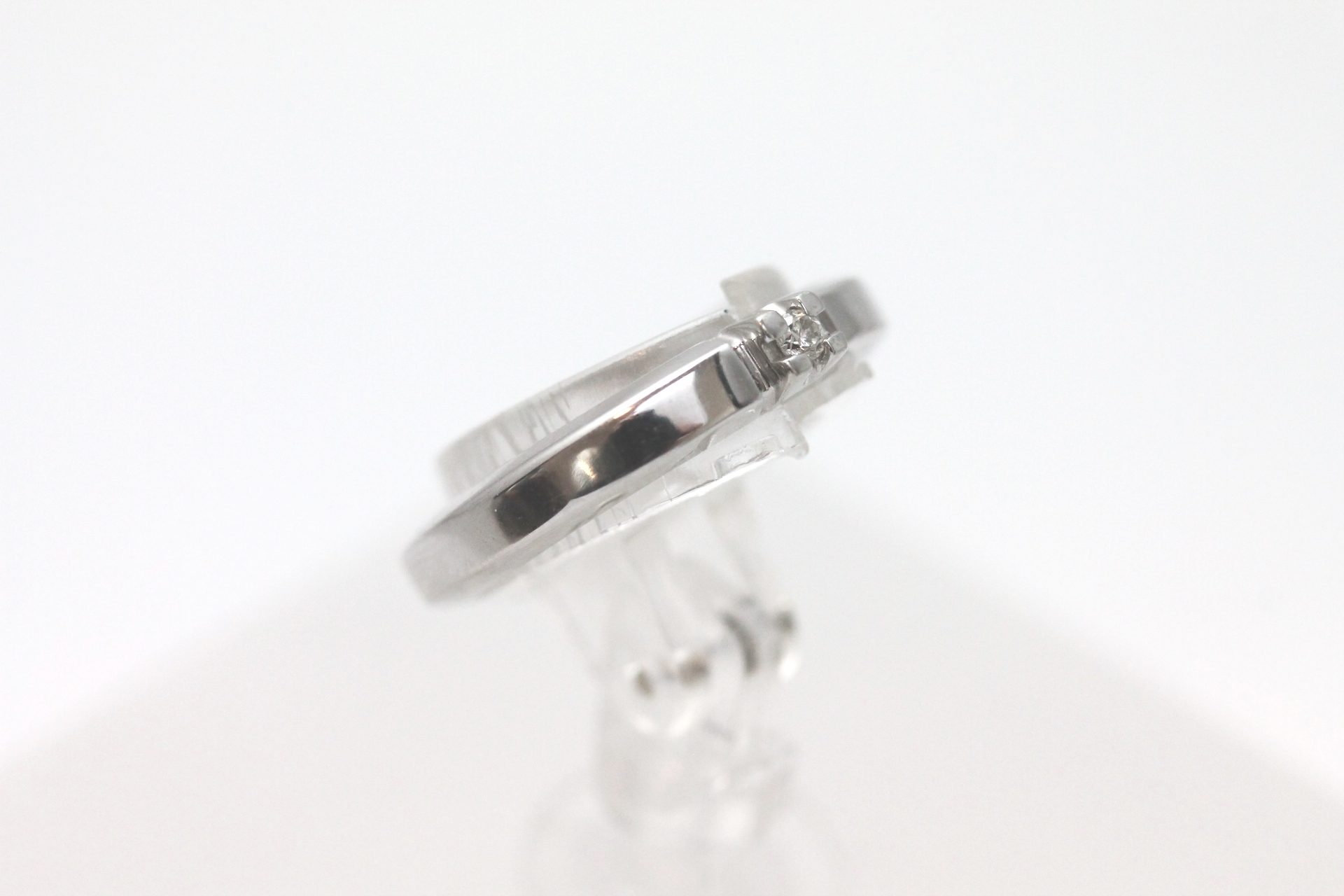 IMG_5317 Ring i hvitt gull med diamant - Bilde 1