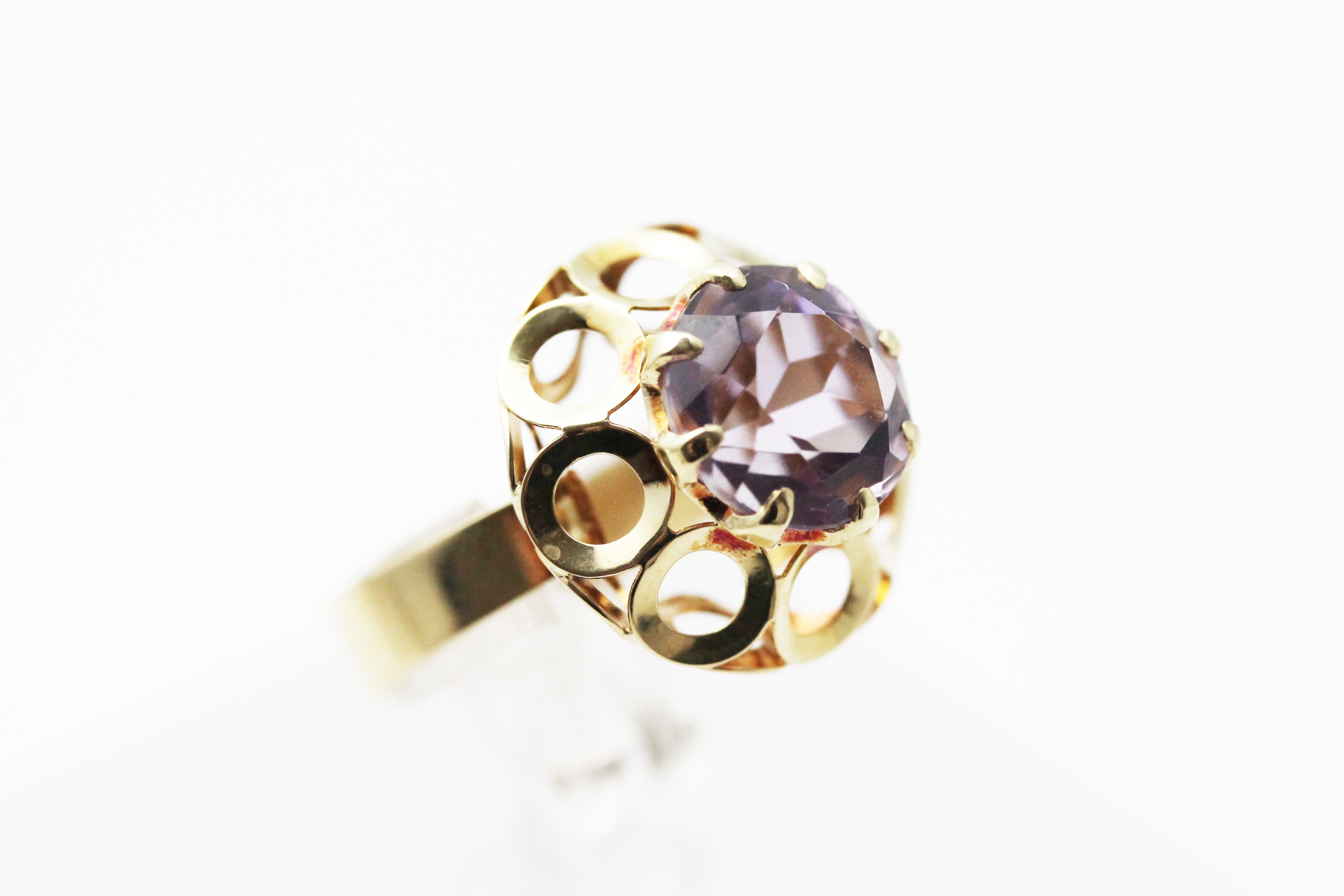 IMG_5768 Ring i gult gull med lilla sten - Bilde 1