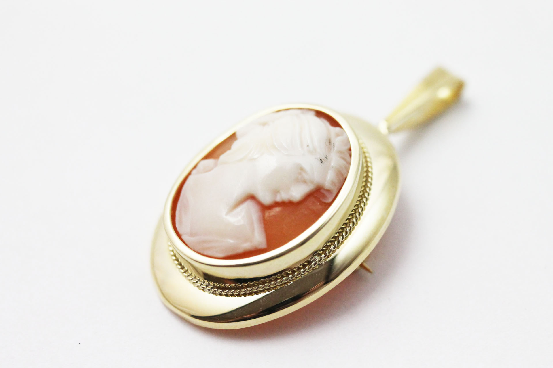 IMG_6139 Anheng/brosje camè i gult gull - Bilde 1