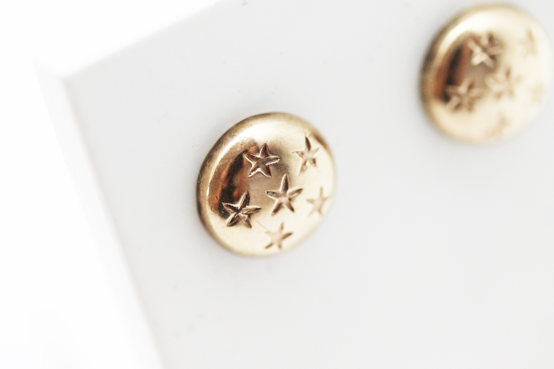 IMG_6293 Ørepynt i gult gull - Bilde 1