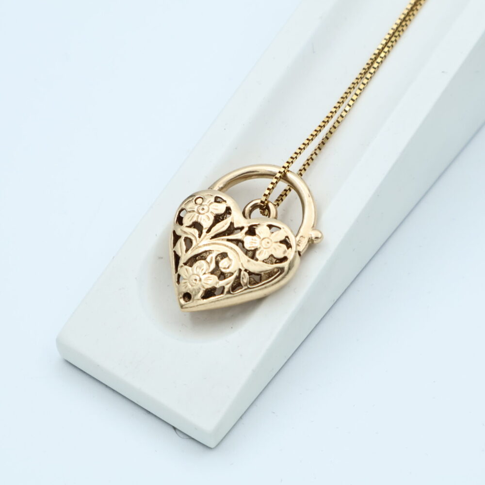 Hjerte anheng i gult gull