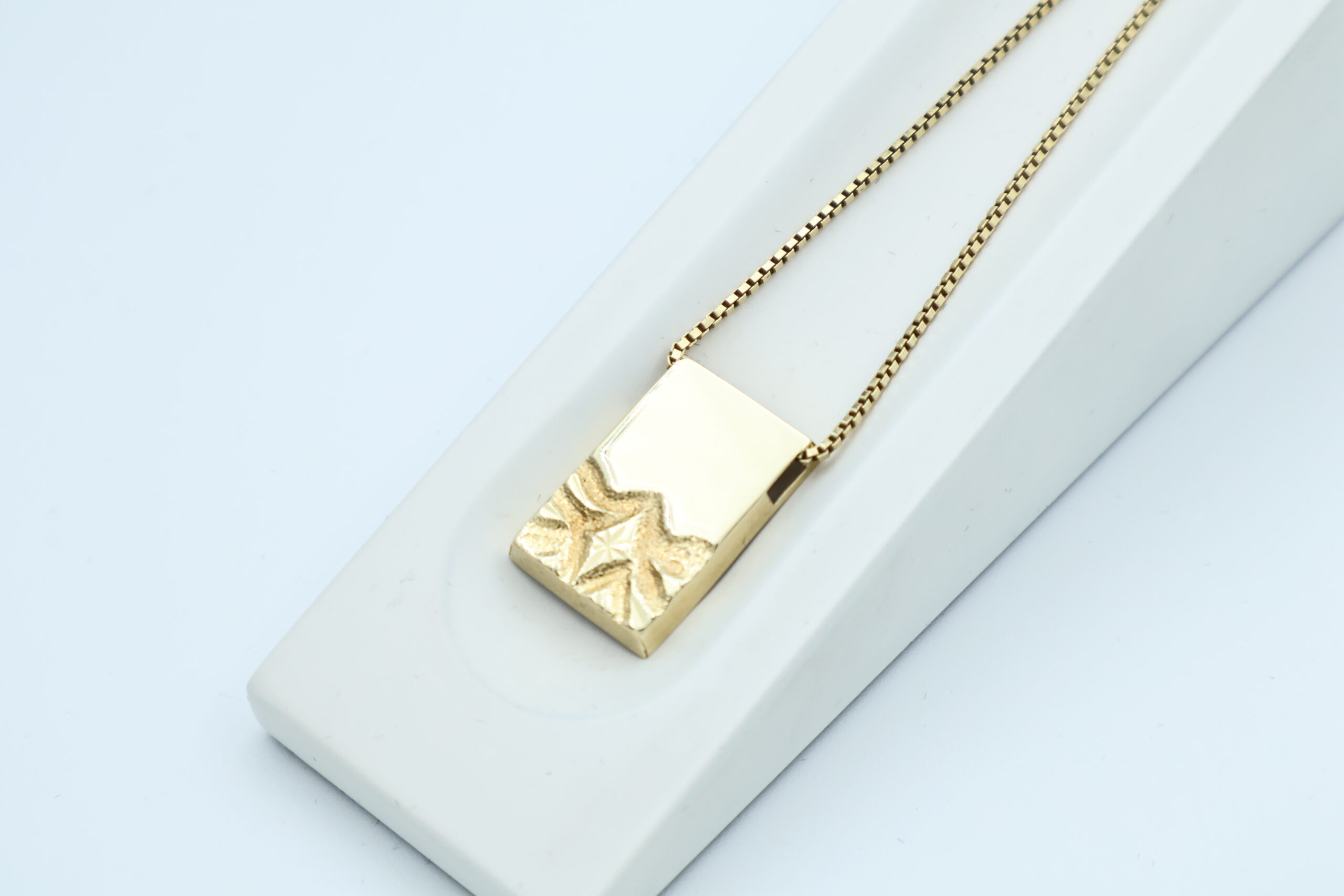 IMG_1423 Anheng i gult gull - Bilde 1