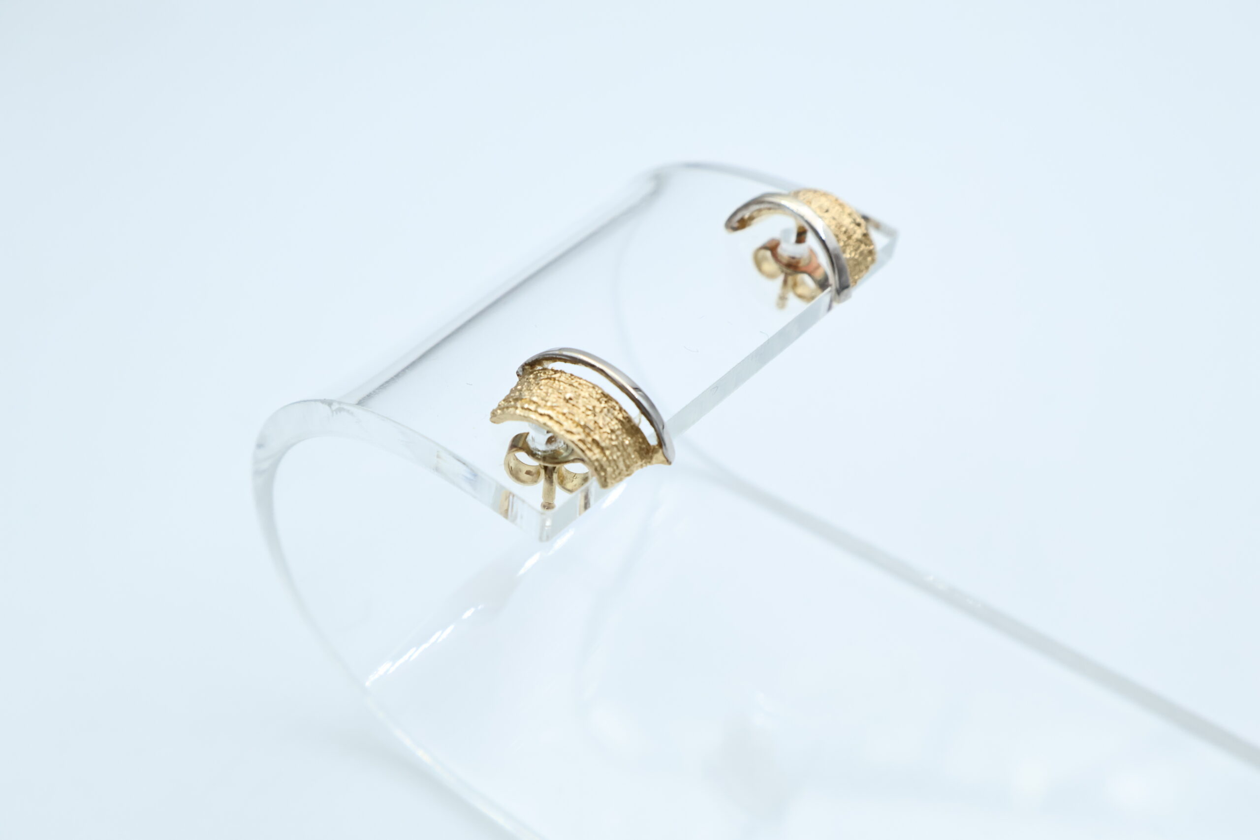 IMG_8210 Ørepynt i flerfarget gull - Bilde 1