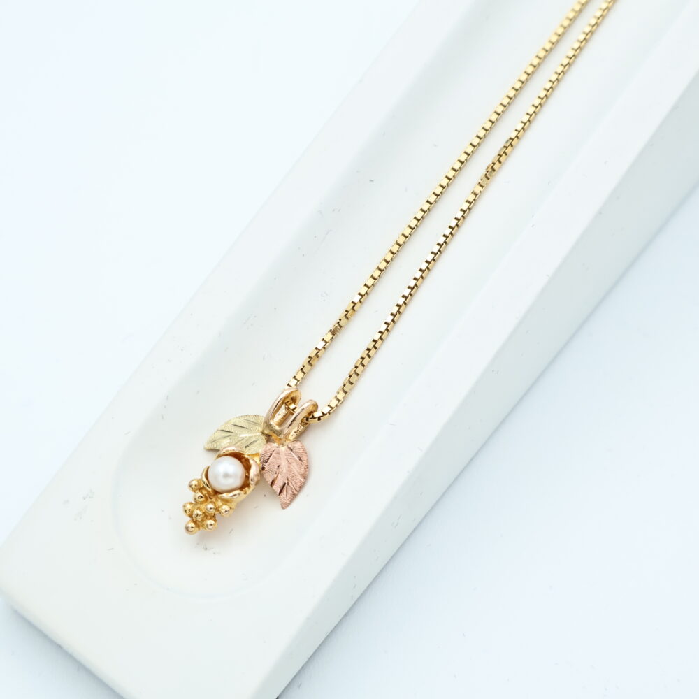 Anheng i flerfarget gull