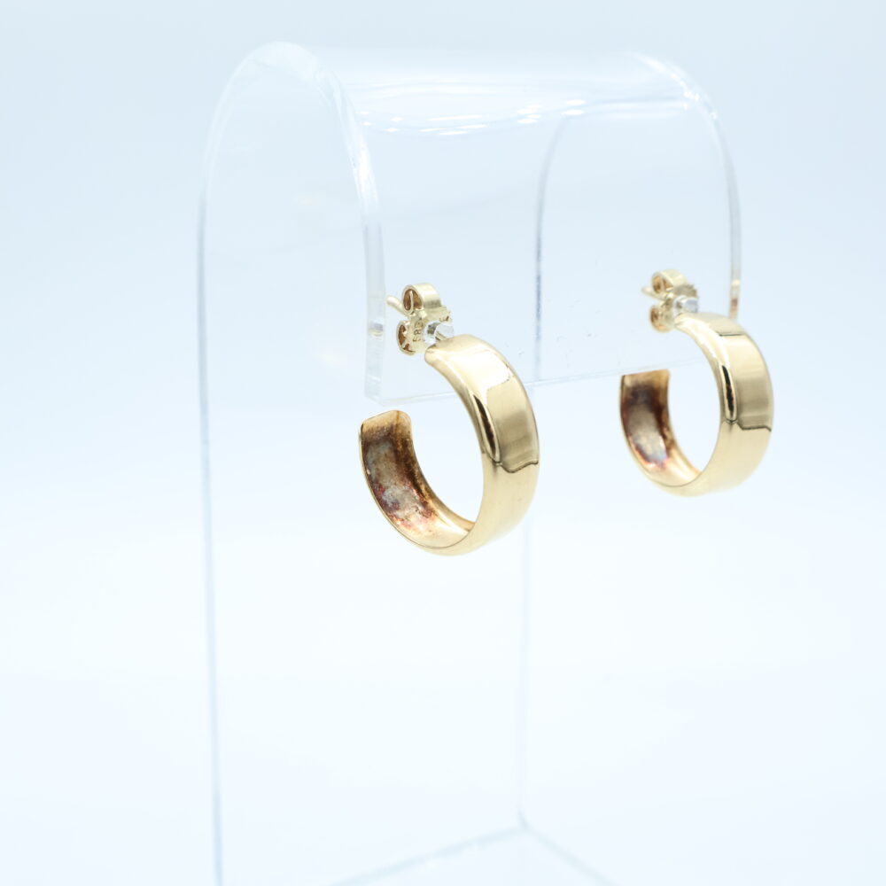 Ørepynt i gult gull