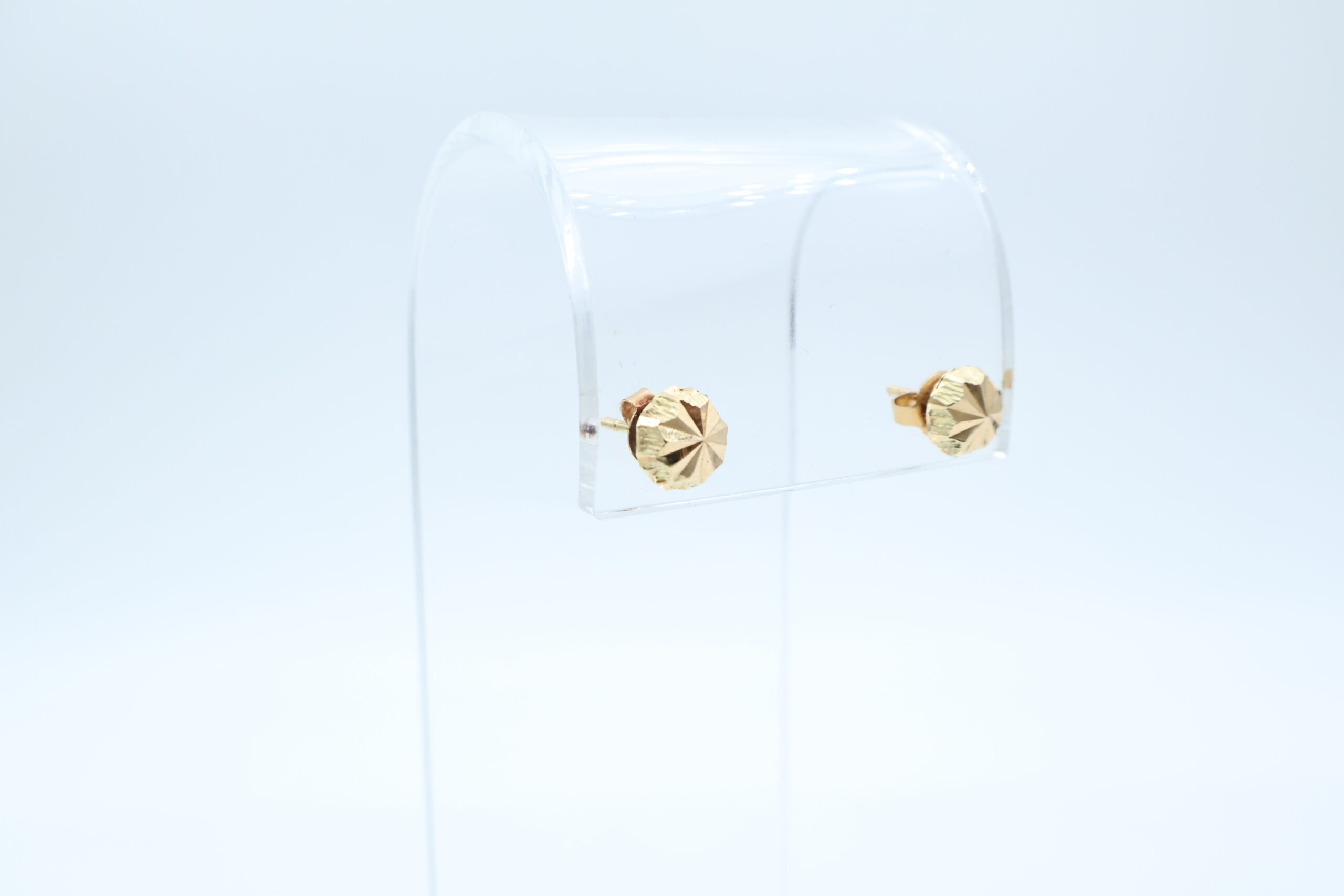 IMG_8896 Ørepynt i gult gull - Bilde 1