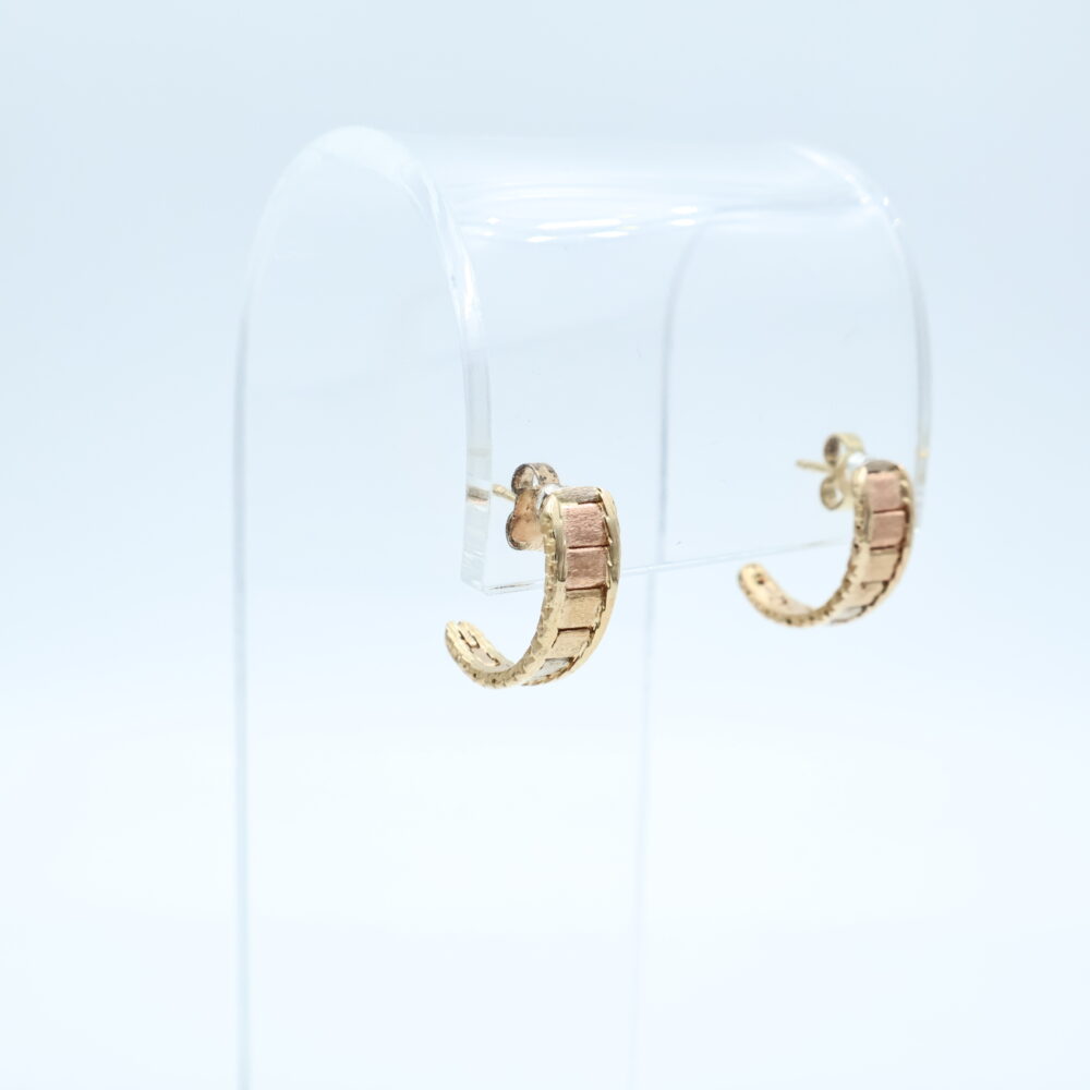 Ørepynt i gult gull