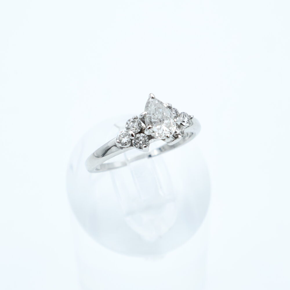 Ring i hvitt gull med diamant (0,45ct)