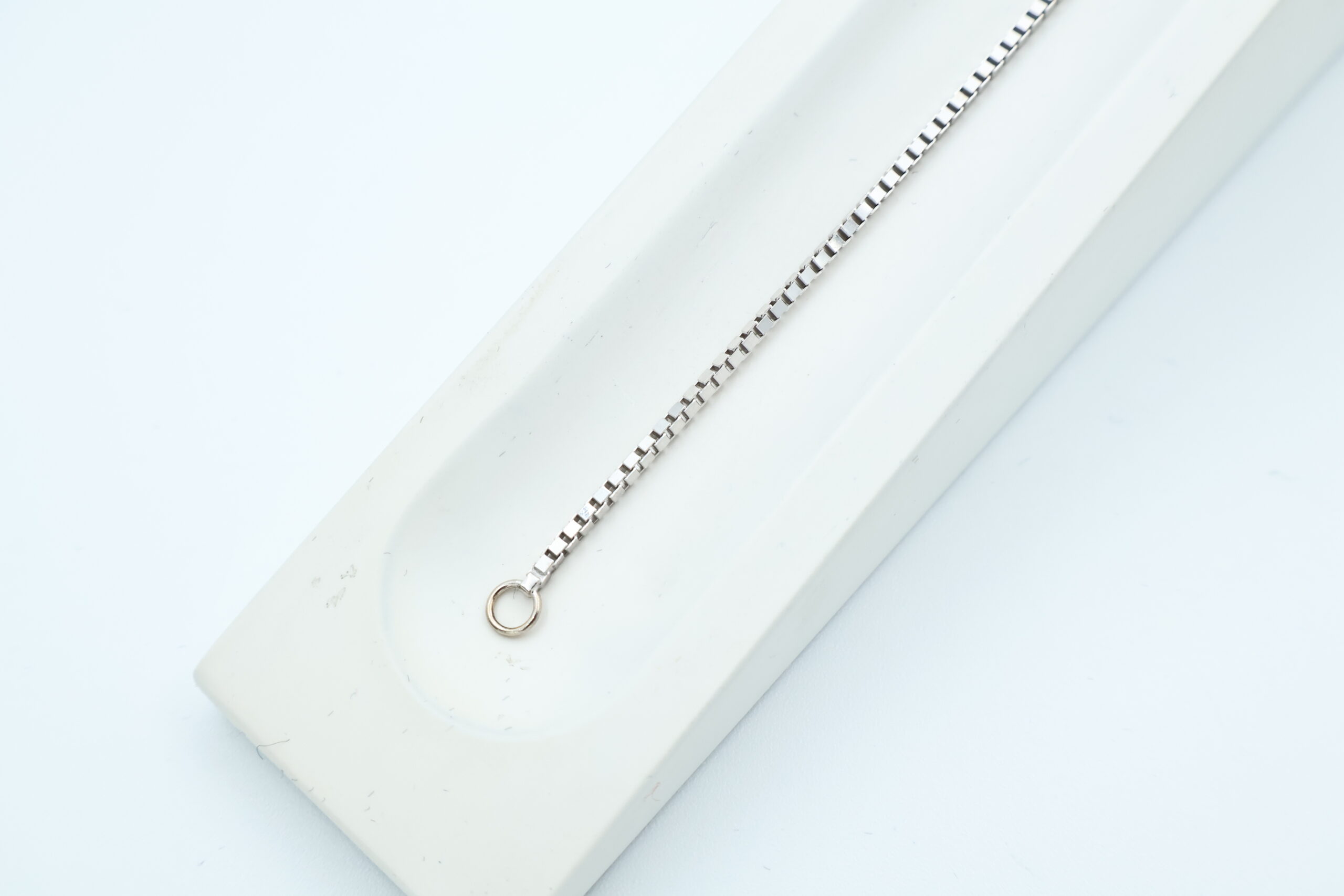 IMG_9379 Smykke i hvitt gull - Bilde 1