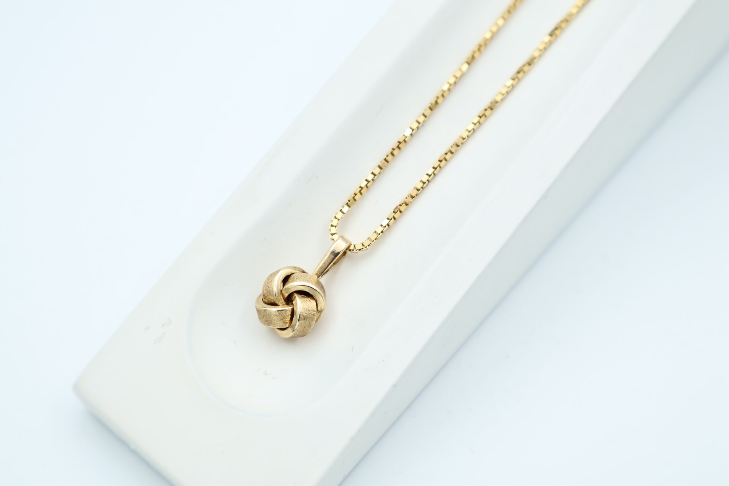 IMG_9726 Anheng i gult gull - Bilde 1