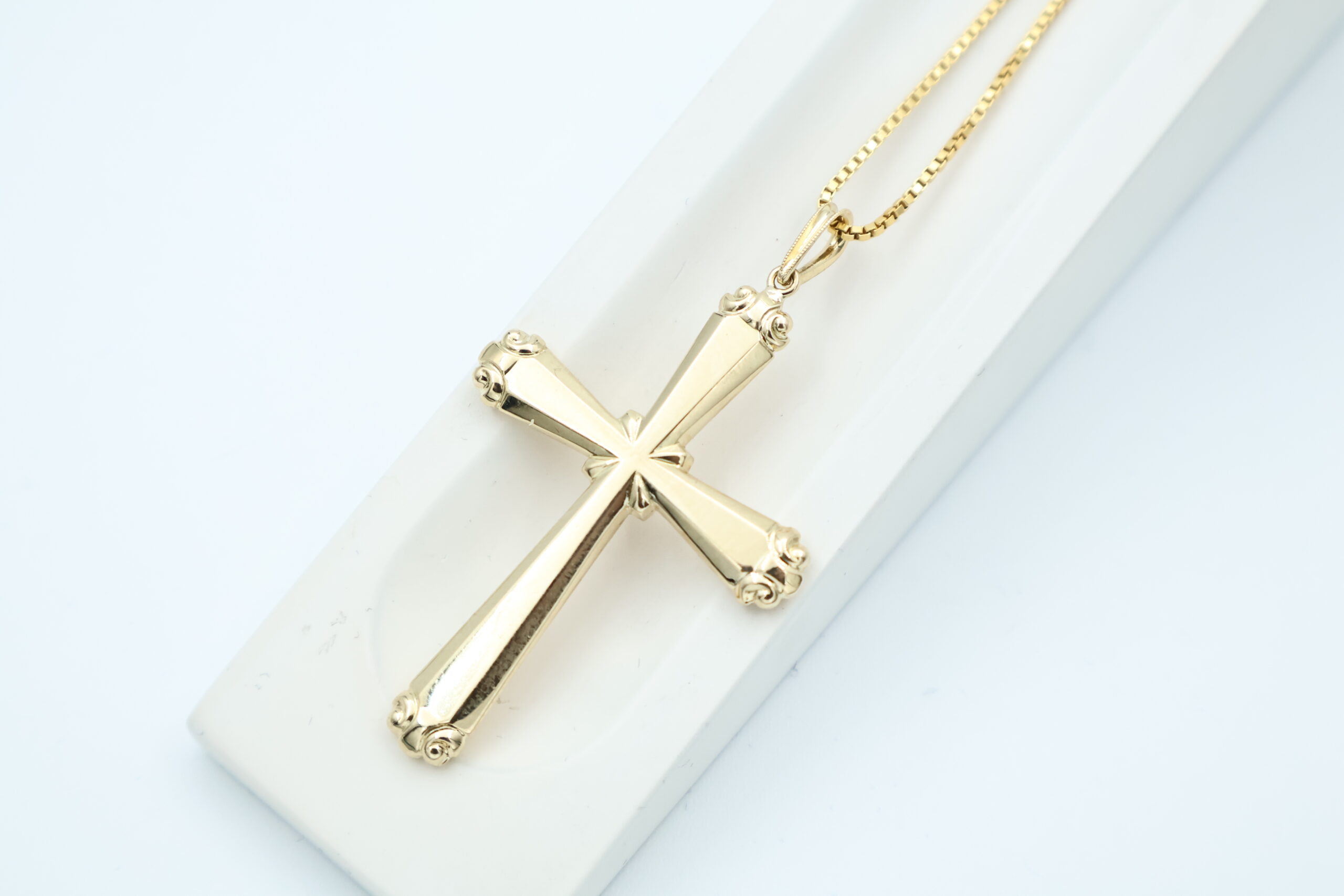 IMG_9811 Anheng i gult gull - Bilde 1